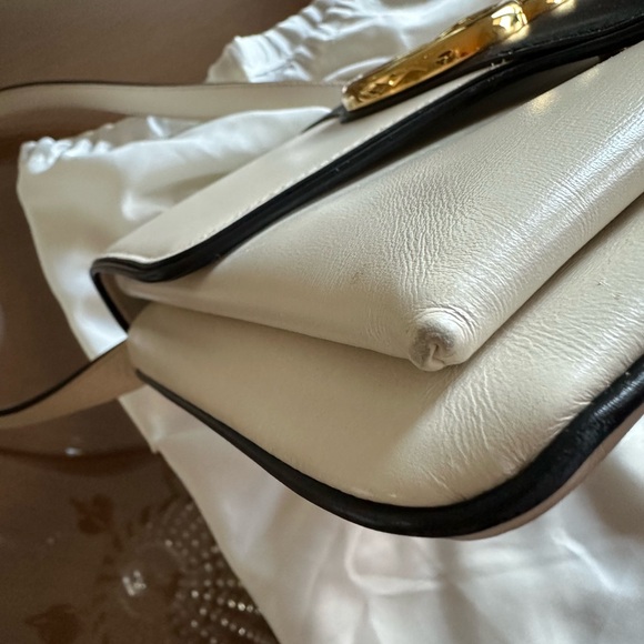 Gucci crossbody handbag with two compartments inside - Picture 4 of 8